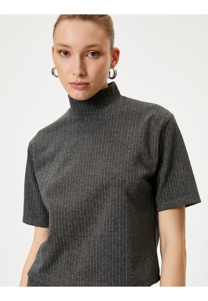 Tricou cu model cu dungi discrete stralucitoare-FEMEI-IMBRACAMINTE/Tricouri si maiouri