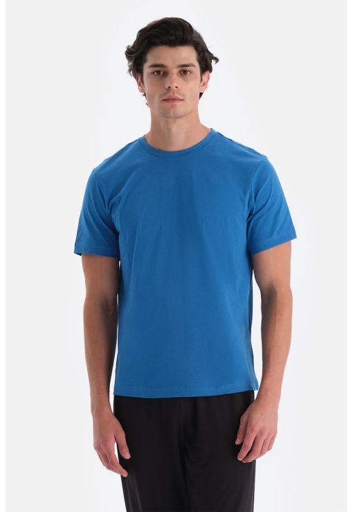 Tricou din bumbac cu decolteu la baza gatului-BARBATI-