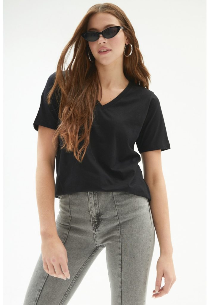 Tricou lejer cu decolteu in V-FEMEI-IMBRACAMINTE/Tricouri si maiouri