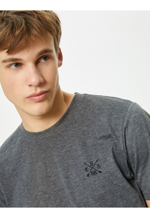 Tricou slim fit cu decolteu la baza gatului-BARBATI-IMBRACAMINTE/Tricouri si maiouri