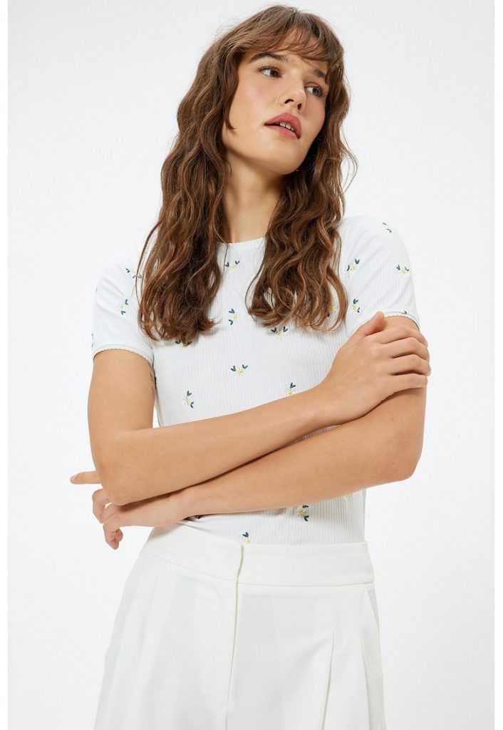 Tricou striat cu broderie florala-FEMEI-