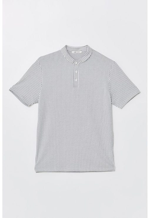 Tricou texturat cu fenta cu nasturi-BARBATI-