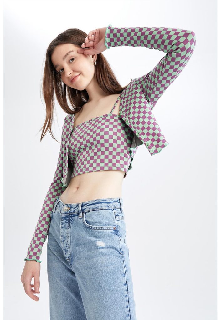 Bluza crop cu model in carouri-FEMEI/IMBRACAMINTE/Bluze-IMBRACAMINTE/Bluze