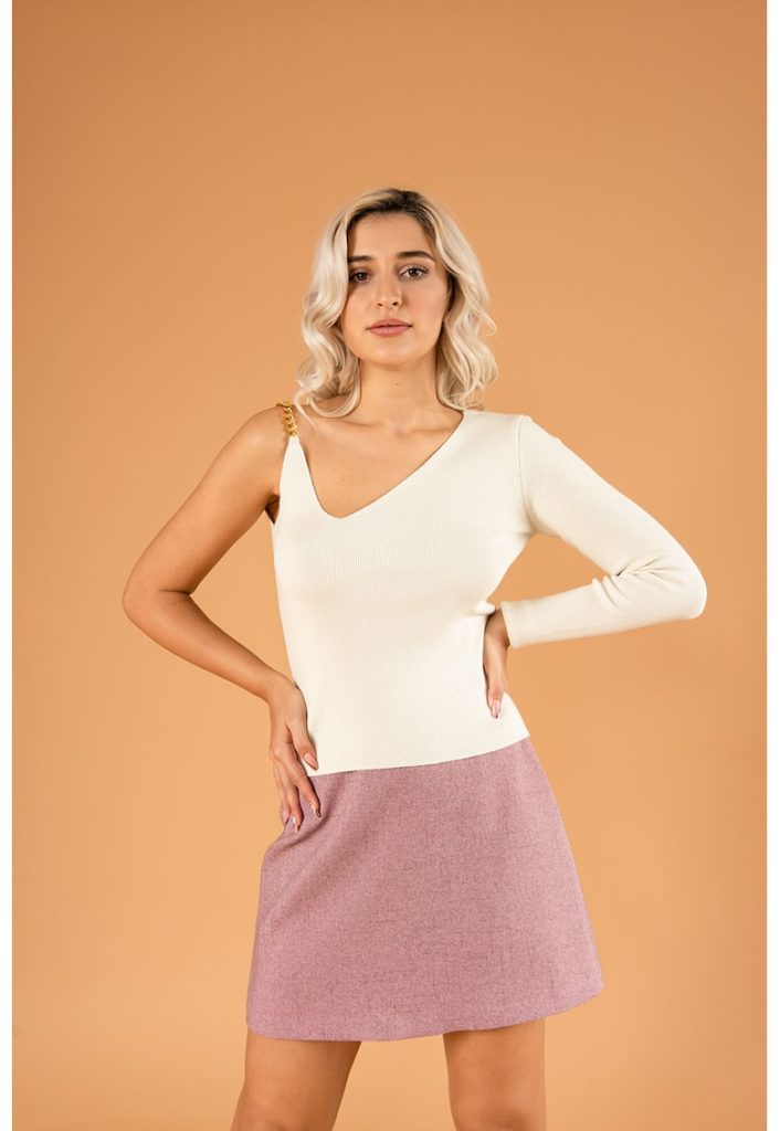 Bluza cu decolteu pe un umar si detaliu de lant Layla-FEMEI/IMBRACAMINTE/Bluze-IMBRACAMINTE/Bluze