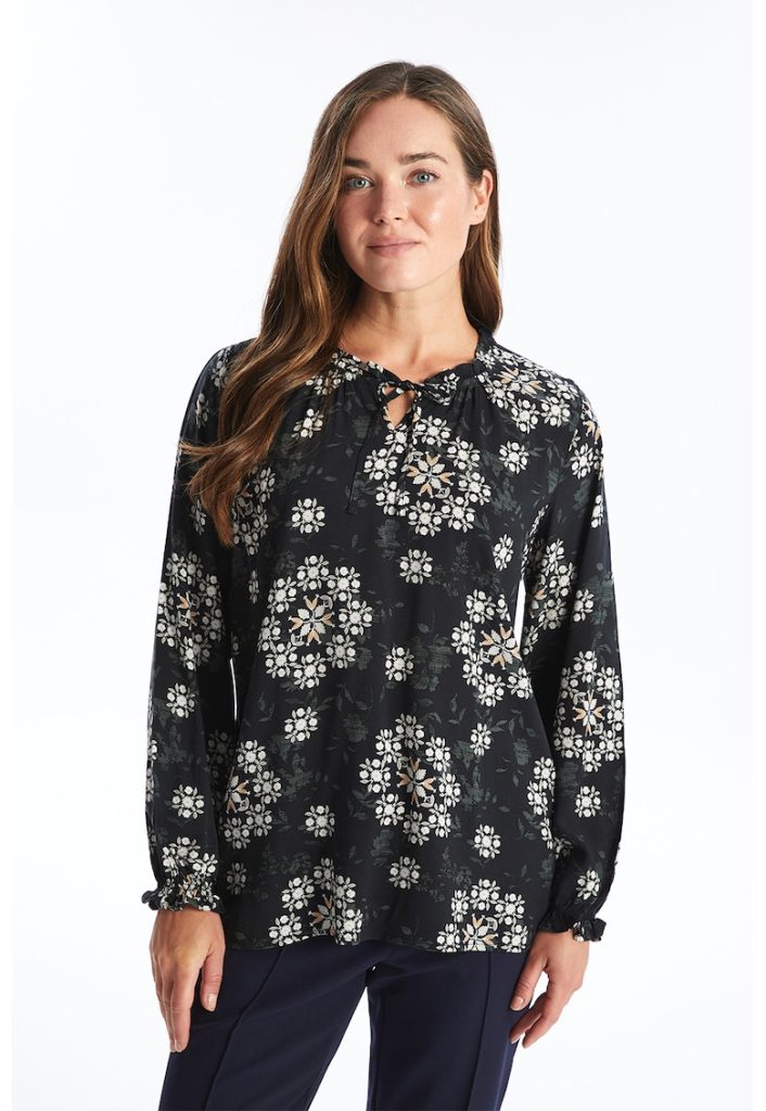 Bluza cu maneci lungi si model floral-FEMEI/IMBRACAMINTE/Bluze-IMBRACAMINTE/Bluze
