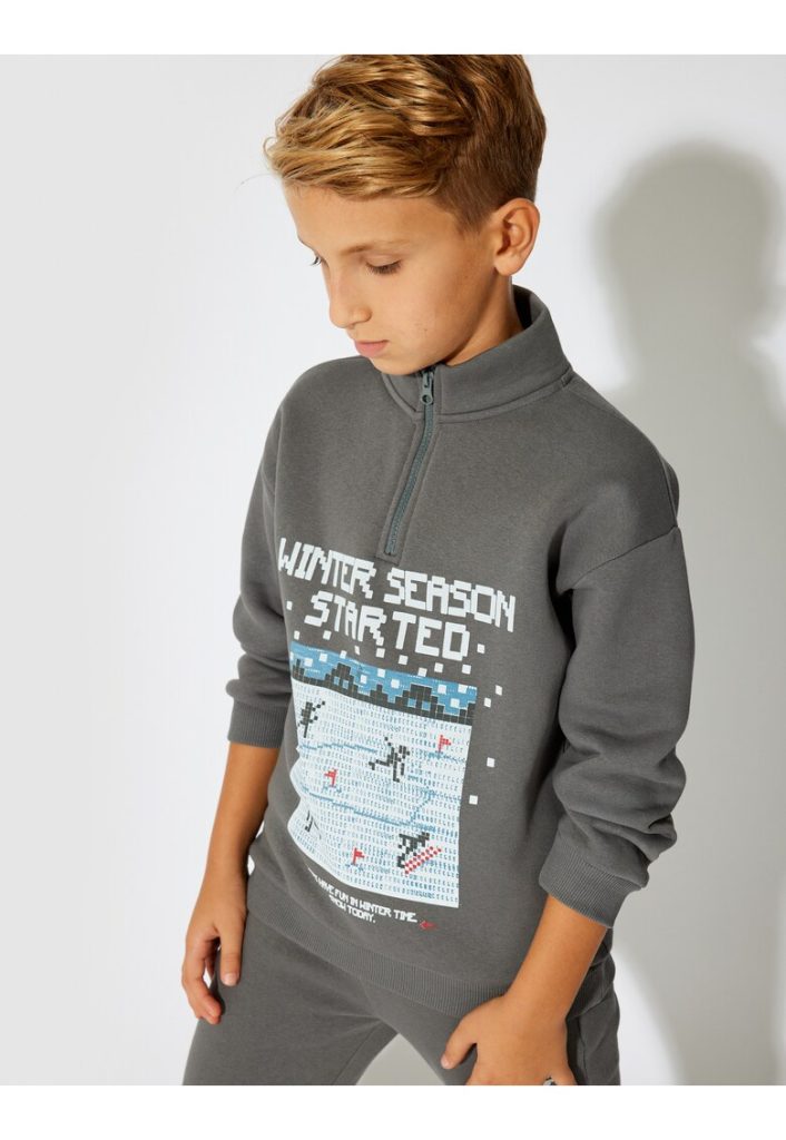 Bluza de trening cu imprimeu si maneci cazute-BAIETI/IMBRACAMINTE/Bluze-IMBRACAMINTE/Bluze