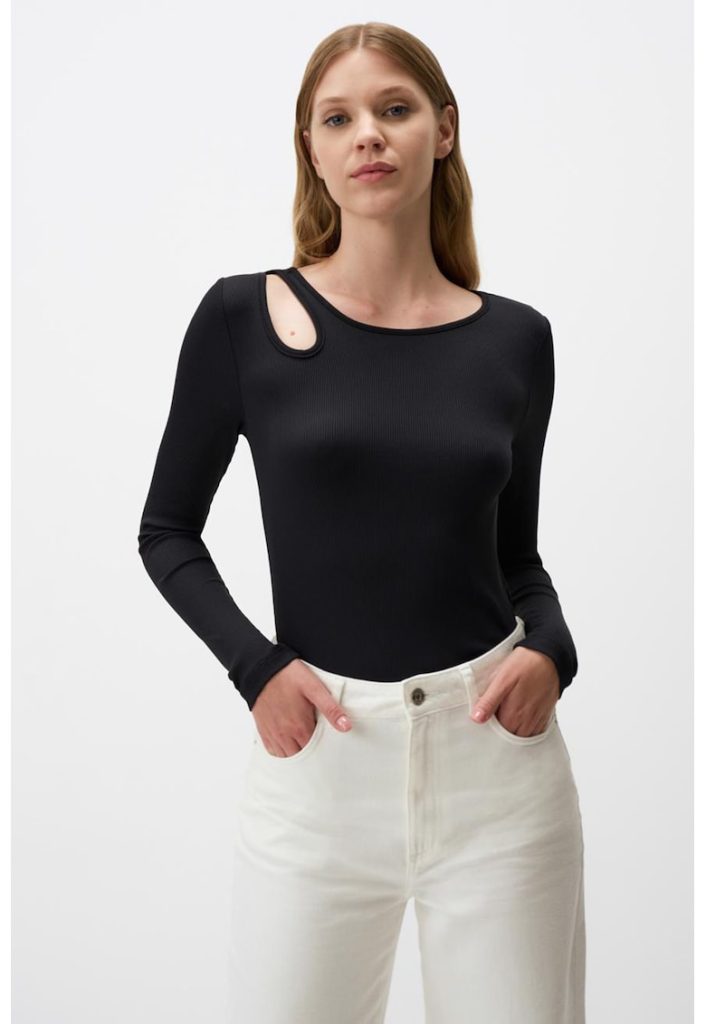 Bluza slim fit cu decupaj-FEMEI/IMBRACAMINTE/Bluze-IMBRACAMINTE/Bluze