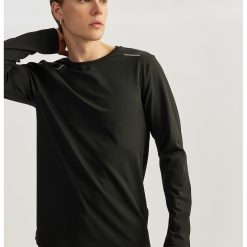 Bluza uni cu decolteu la baza gatului-BARBATI/IMBRACAMINTE/Bluze-IMBRACAMINTE/Bluze