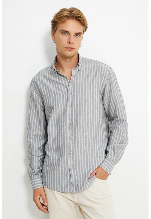 Camasa slim fit cu model dungi-BARBATI/IMBRACAMINTE/Camasi-IMBRACAMINTE/Camasi