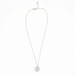 Colier argintiu cu pandantiv floare -  Paris-FEMEI/GENTI SI ACCESORII/Bijuterii-GENTI SI ACCESORII/Bijuterii