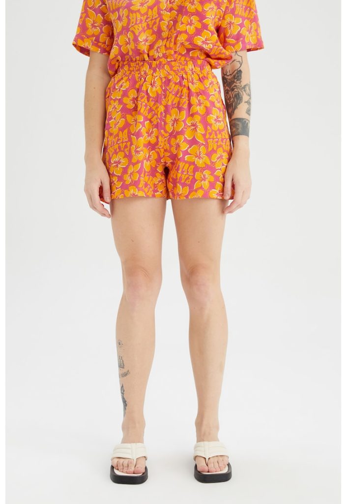 Pantaloni scurti cu imprimeu floral-FEMEI/IMBRACAMINTE/Pantaloni si colanti-IMBRACAMINTE/Pantaloni si colanti