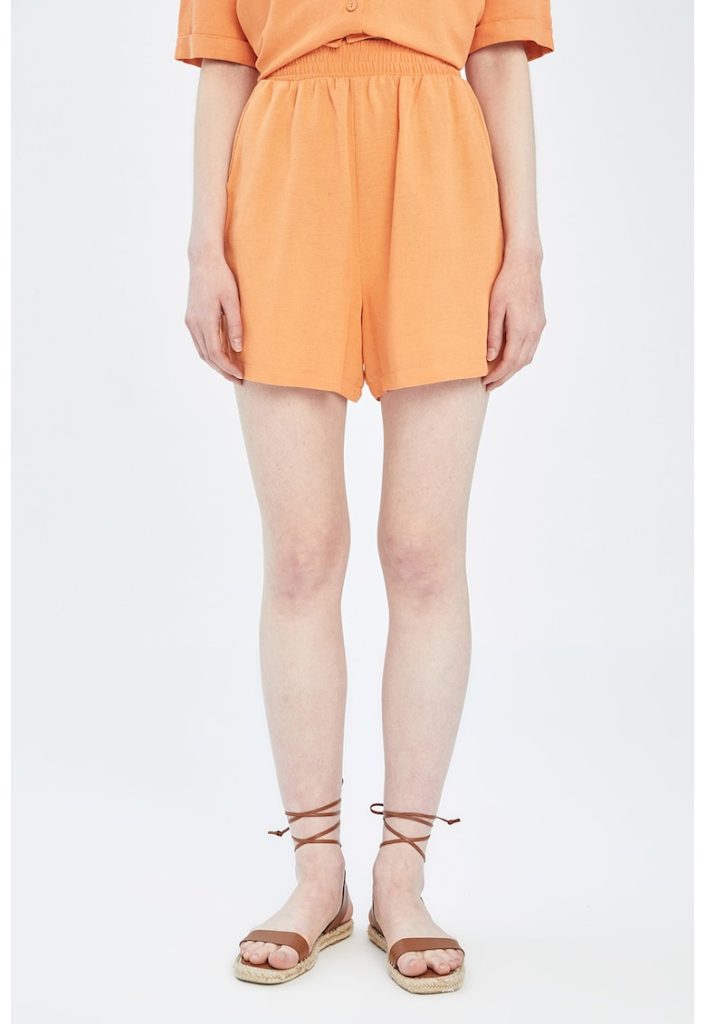 Pantaloni scurti din amestec de in cu buzunare laterale-FEMEI/IMBRACAMINTE/Pantaloni si colanti-IMBRACAMINTE/Pantaloni si colanti