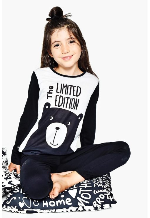 Pijama cu decolteu la baza gatului - imprimeu grafic si text-FETE/IMBRACAMINTE/Pijamale si halate de baie-IMBRACAMINTE/Pijamale si halate de baie
