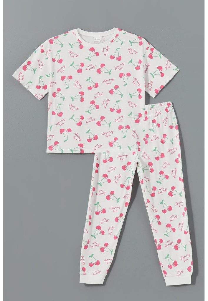 Pijama lunga cu imprimeu grafic-FETE/IMBRACAMINTE/Pijamale si halate de baie-IMBRACAMINTE/Pijamale si halate de baie