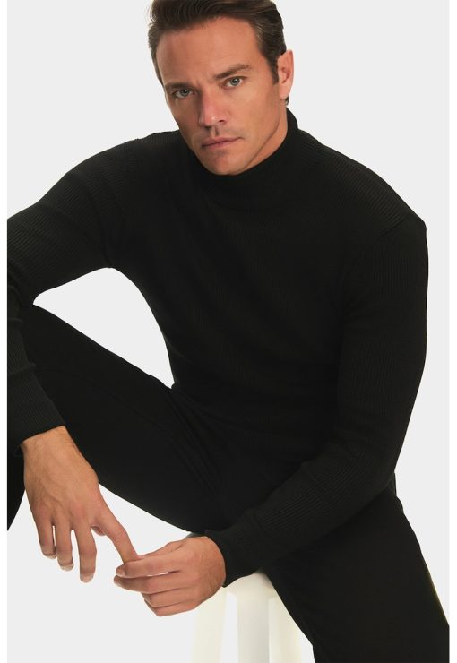Pulover striat slim fit cu guler inalt-BARBATI/IMBRACAMINTE/Pulovere si cardigane-IMBRACAMINTE/Pulovere si cardigane
