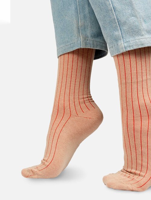 Sosete bumbac organic bej cu dungi rosii Kabak Beige-FEMEI