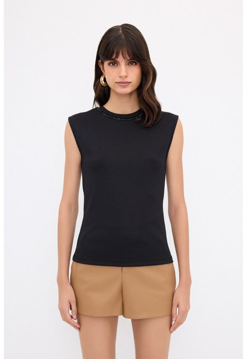 Top cu strasuri la decolteu-FEMEI/IMBRACAMINTE/Bluze-IMBRACAMINTE/Bluze
