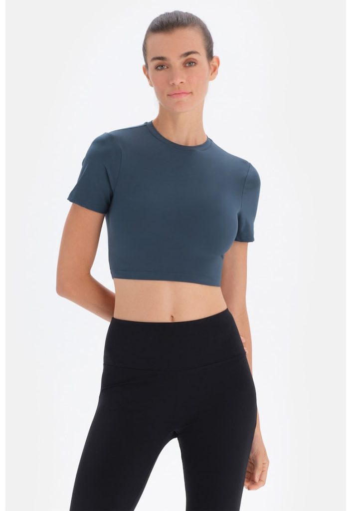 Tricou crop cu decolteu la baza gatului-FEMEI/IMBRACAMINTE/Tricouri si maiouri-IMBRACAMINTE/Tricouri si maiouri