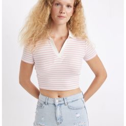 Tricou crop cu dungi si decolteu in V-FEMEI/IMBRACAMINTE/Tricouri si maiouri-IMBRACAMINTE/Tricouri si maiouri