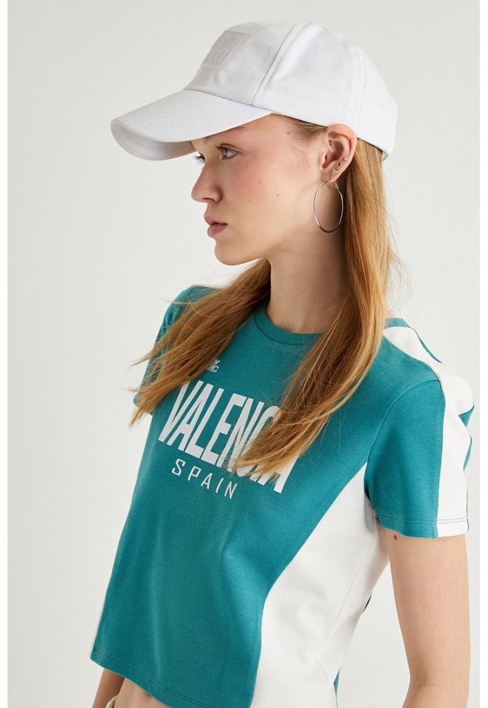 Tricou crop cu imprimeu-FEMEI/IMBRACAMINTE/Tricouri si maiouri-IMBRACAMINTE/Tricouri si maiouri