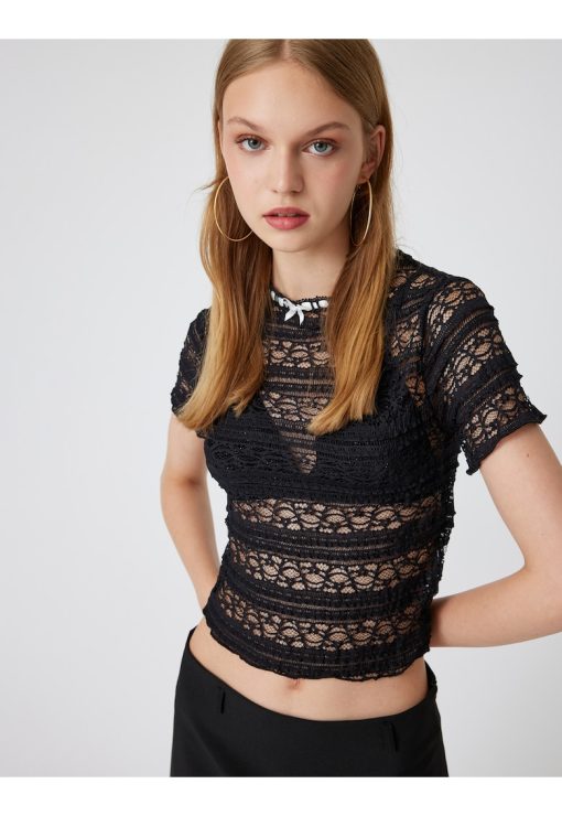 Tricou crop din dantela crosetata-FEMEI/IMBRACAMINTE/Tricouri si maiouri-IMBRACAMINTE/Tricouri si maiouri