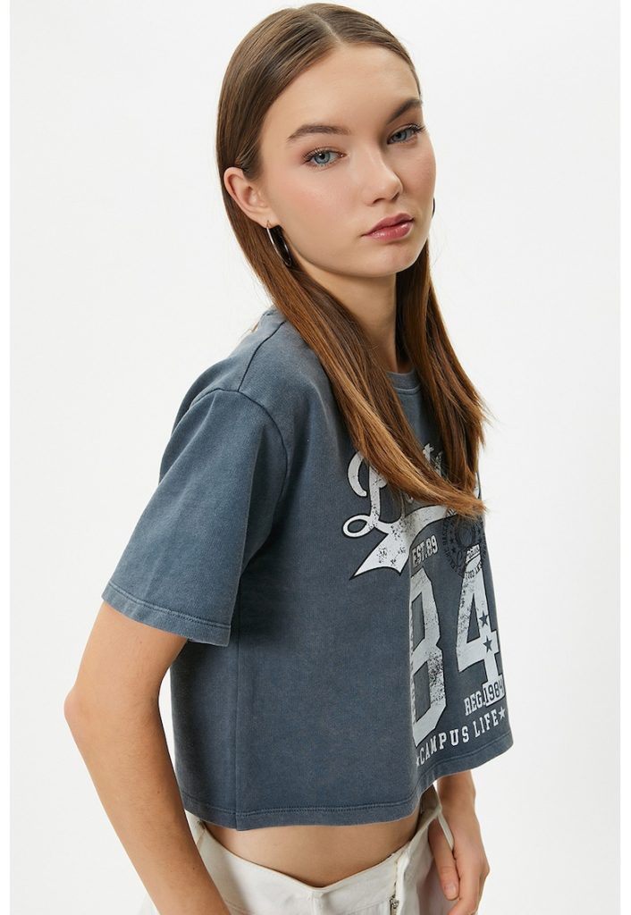 Tricou crop relaxed fit-FEMEI/IMBRACAMINTE/Tricouri si maiouri-IMBRACAMINTE/Tricouri si maiouri
