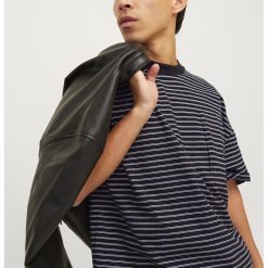 Tricou cu decolteu la baza gatului si dungi-BARBATI/IMBRACAMINTE/Tricouri si maiouri-IMBRACAMINTE/Tricouri si maiouri