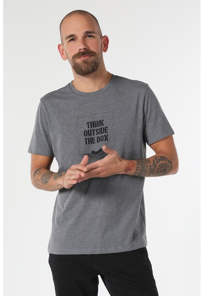 Tricou cu decolteu la baza gatului si imprimeu text-BARBATI/IMBRACAMINTE/Tricouri si maiouri-IMBRACAMINTE/Tricouri si maiouri