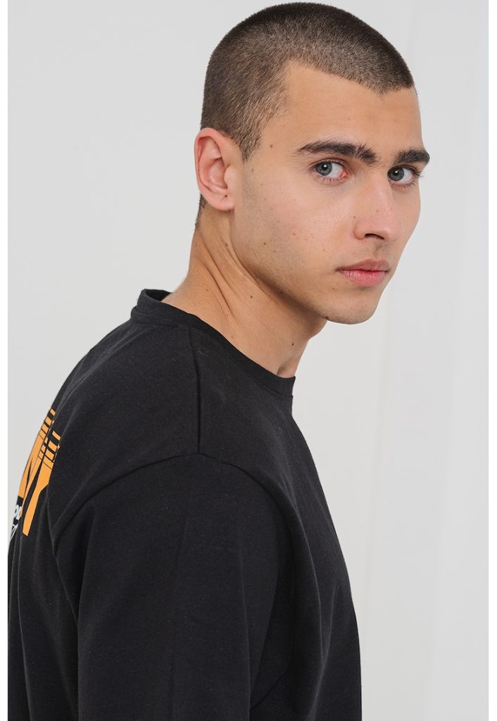 Tricou cu decolteu la baza gatului si imprimeu text-BARBATI/IMBRACAMINTE/Tricouri si maiouri-IMBRACAMINTE/Tricouri si maiouri