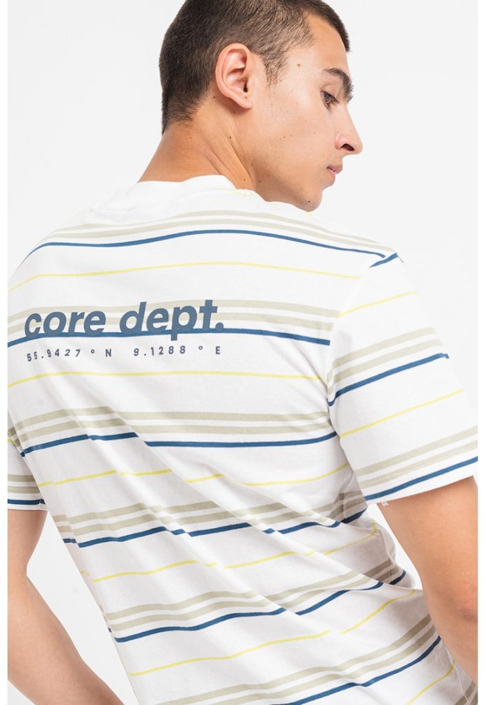Tricou cu decolteu la baza gatului si model-BARBATI/IMBRACAMINTE/Tricouri si maiouri-IMBRACAMINTE/Tricouri si maiouri