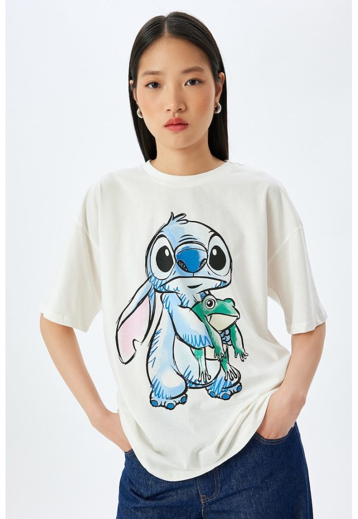 Tricou cu decolteu la baza gatului si model cu desene animate-FEMEI/IMBRACAMINTE/Tricouri si maiouri-IMBRACAMINTE/Tricouri si maiouri
