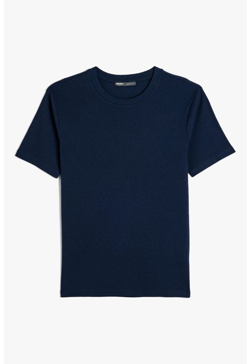Tricou cu decolteu la baza gatului si striatii-BARBATI/IMBRACAMINTE/Tricouri si maiouri-IMBRACAMINTE/Tricouri si maiouri