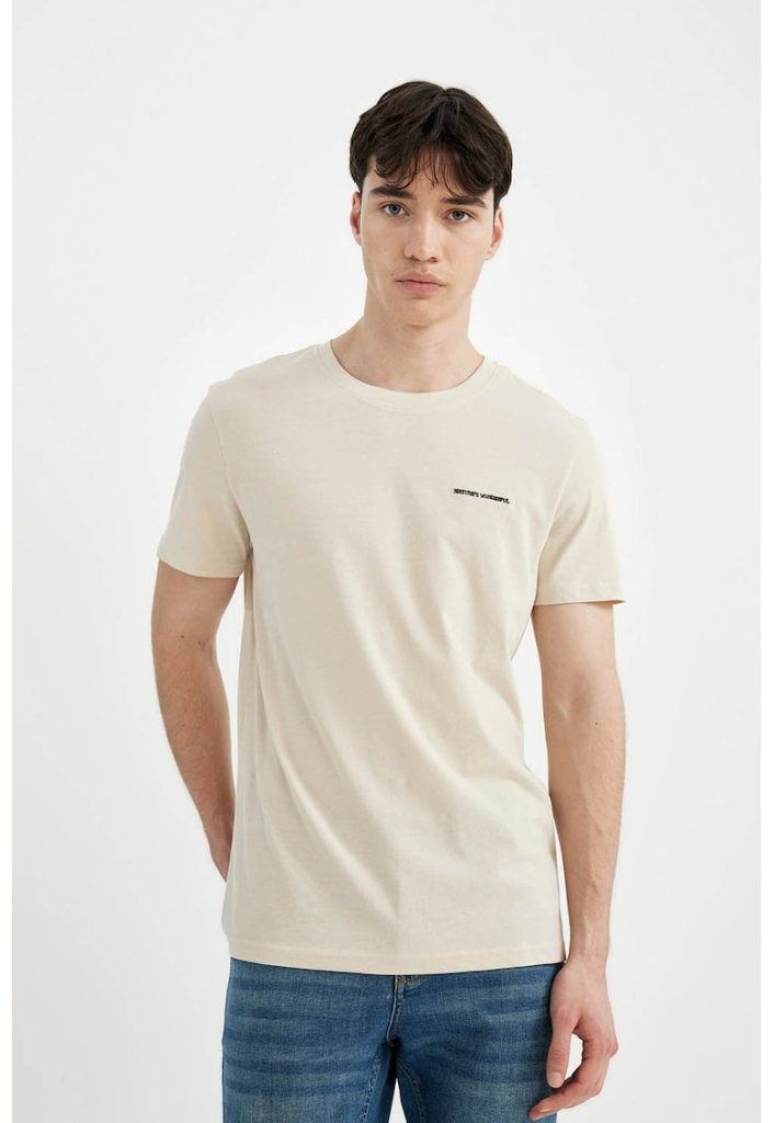 Tricou cu decolteu la baza gatului si text brodat-BARBATI/IMBRACAMINTE/Tricouri si maiouri-IMBRACAMINTE/Tricouri si maiouri