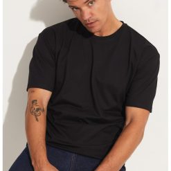 Tricou cu decolteu rotund-BARBATI/IMBRACAMINTE/Tricouri si maiouri-IMBRACAMINTE/Tricouri si maiouri
