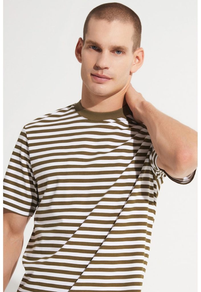 Tricou cu dungi si decolteu la baza gatului-BARBATI/IMBRACAMINTE/Tricouri si maiouri-IMBRACAMINTE/Tricouri si maiouri