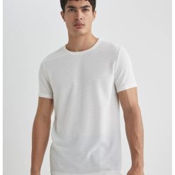 Tricou cu dungi si decolteu la baza gatului-BARBATI/IMBRACAMINTE/Tricouri si maiouri-IMBRACAMINTE/Tricouri si maiouri