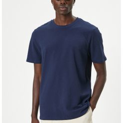 Tricou de bumbac cu decolteu la baza gatului-BARBATI/IMBRACAMINTE/Tricouri si maiouri-IMBRACAMINTE/Tricouri si maiouri