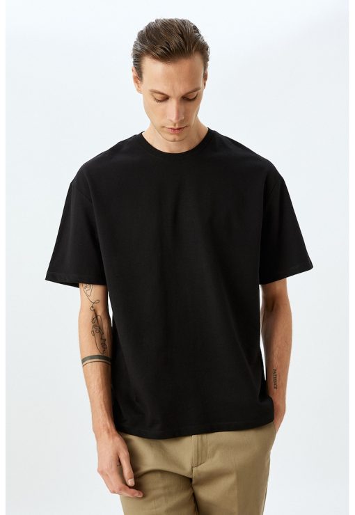 Tricou regular fit cu decolteu la baza gatului-BARBATI/IMBRACAMINTE/Tricouri si maiouri-IMBRACAMINTE/Tricouri si maiouri