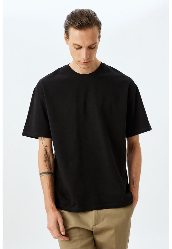 Tricou regular fit cu decolteu la baza gatului-BARBATI/IMBRACAMINTE/Tricouri si maiouri-IMBRACAMINTE/Tricouri si maiouri