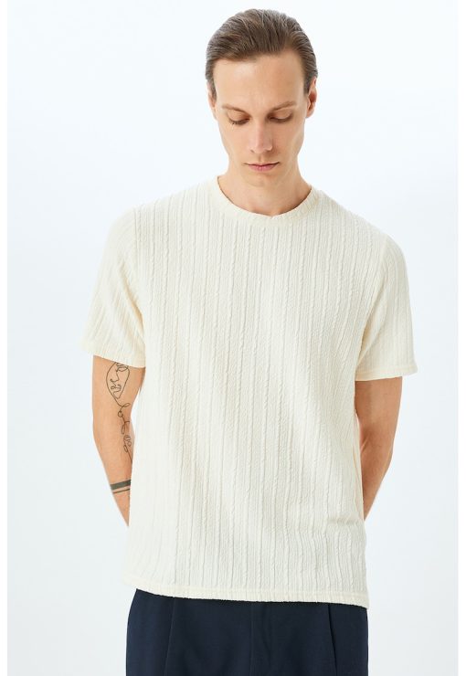 Tricou regular fit cu decolteu la baza gatului-BARBATI/IMBRACAMINTE/Tricouri si maiouri-IMBRACAMINTE/Tricouri si maiouri