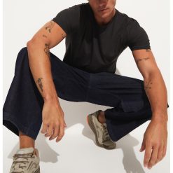 Tricou uni cu decolteu la baza gatului-BARBATI/IMBRACAMINTE/Tricouri si maiouri-IMBRACAMINTE/Tricouri si maiouri