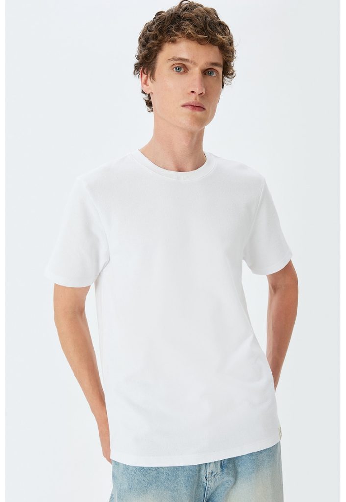 Tricou uni cu decolteu la baza gatului-BARBATI/IMBRACAMINTE/Tricouri si maiouri-IMBRACAMINTE/Tricouri si maiouri