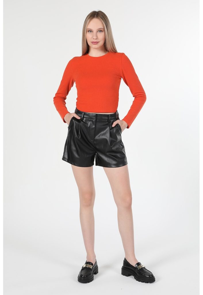 Bluza crop cu decolteu la baza gatului si aspect striat-FEMEI/IMBRACAMINTE/Bluze-IMBRACAMINTE/Bluze