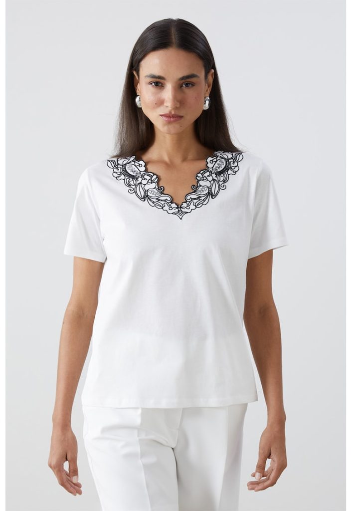 Bluza cu decolteu in V si broderie-FEMEI/IMBRACAMINTE/Bluze-IMBRACAMINTE/Bluze
