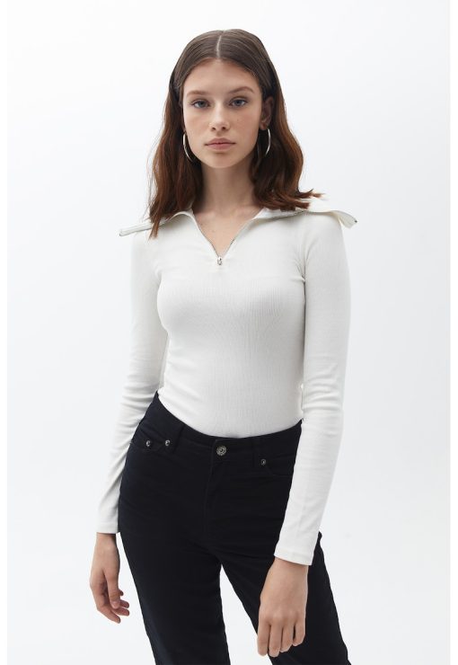 Bluza cu fermoar scurt si striatii-FEMEI/IMBRACAMINTE/Bluze-IMBRACAMINTE/Bluze