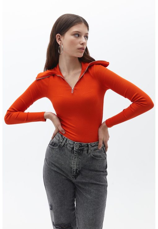 Bluza cu fermoar scurt si striatii-FEMEI/IMBRACAMINTE/Bluze-IMBRACAMINTE/Bluze
