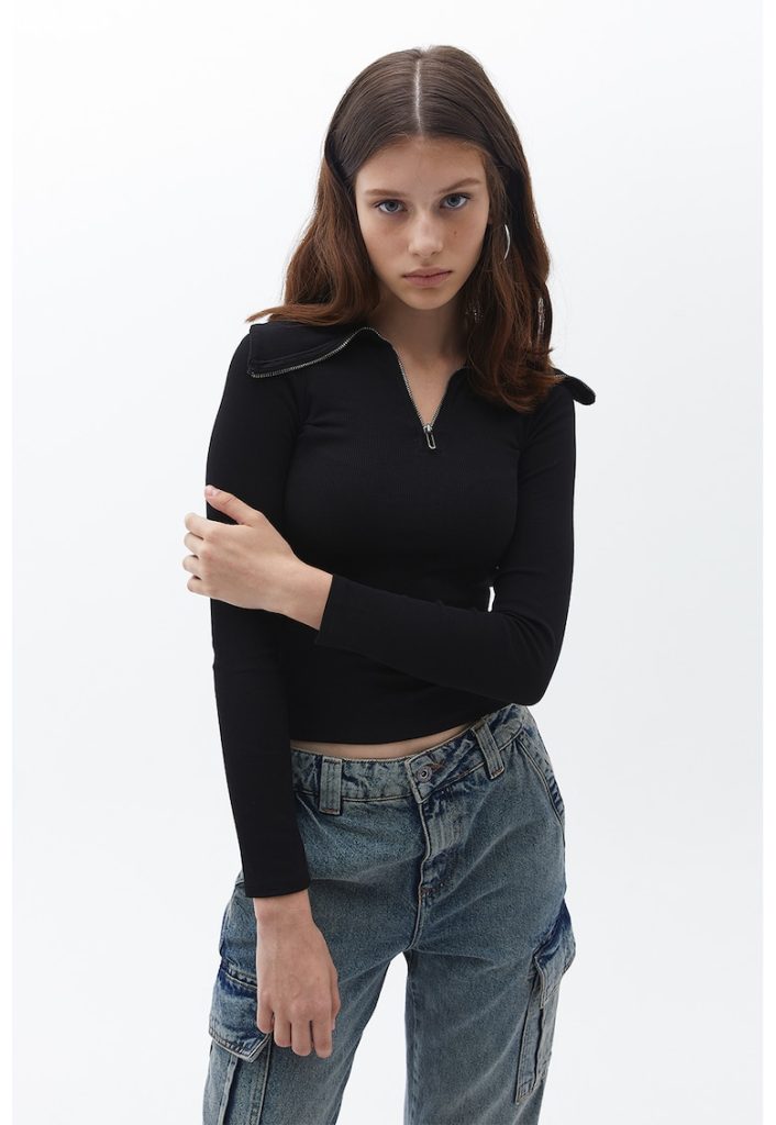 Bluza cu fermoar scurt si striatii-FEMEI/IMBRACAMINTE/Bluze-IMBRACAMINTE/Bluze