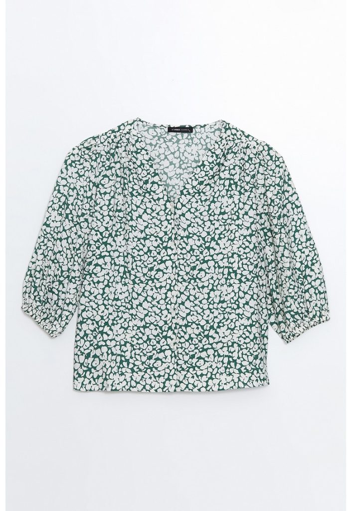 Bluza cu model si decolteu in V-FEMEI/IMBRACAMINTE/Bluze-IMBRACAMINTE/Bluze