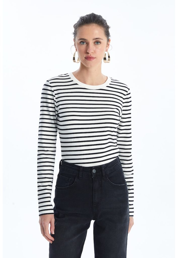 Bluza extra slim fit cu model in dungi-FEMEI/IMBRACAMINTE/Bluze-IMBRACAMINTE/Bluze
