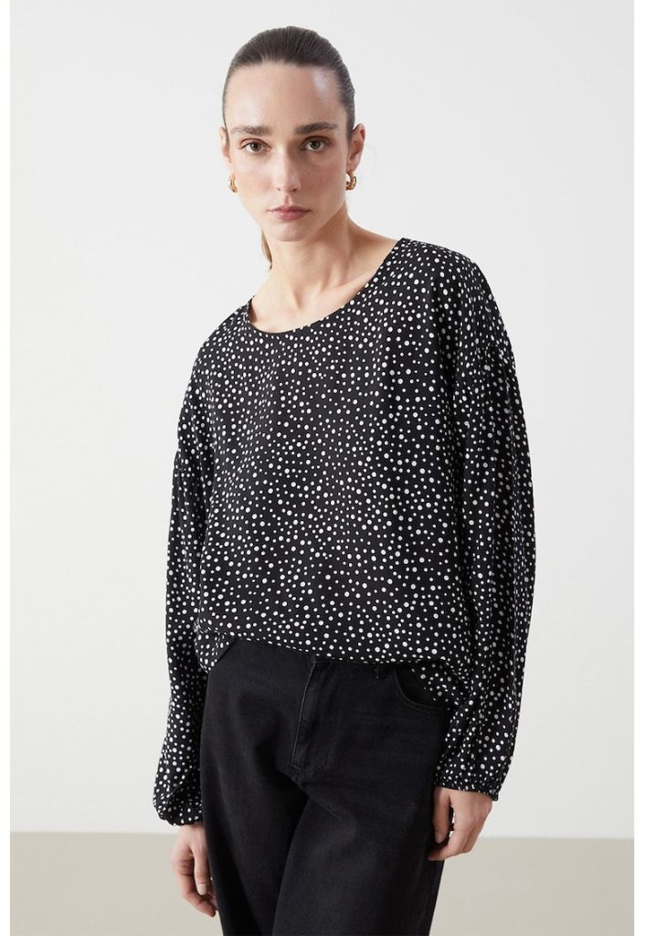 Bluza lejera-FEMEI/IMBRACAMINTE/Bluze-IMBRACAMINTE/Bluze